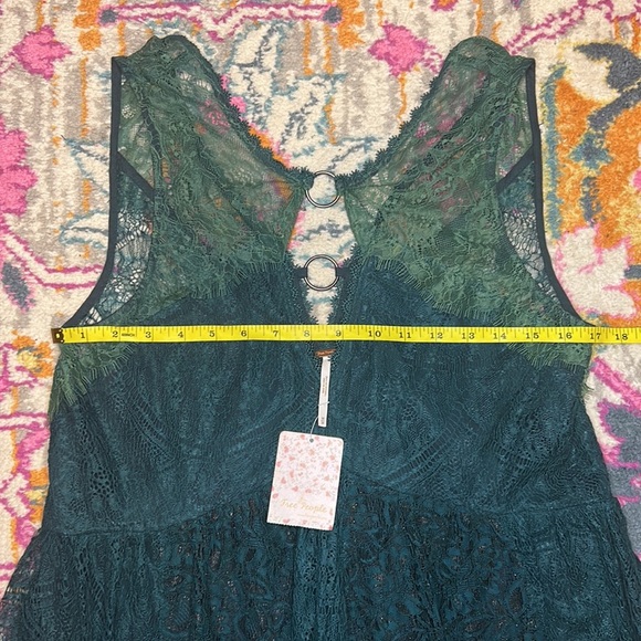Free People Don't You Dare Mini Lace Dress in Emerald Green NWT Size Small - Picture 9 of 10
